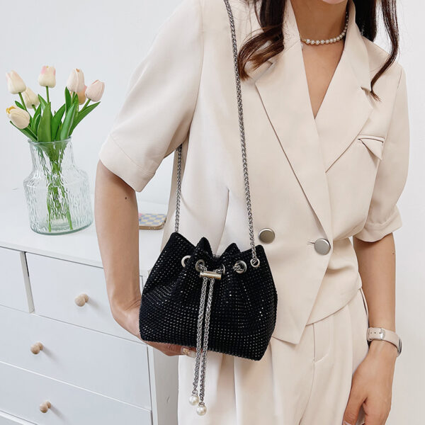 2022 chain Shoulder Bags Drawstring Evening Handbags Diamond rhinestone Drawstring Bucket Crossbody Bag and Purse for Women - Image 4