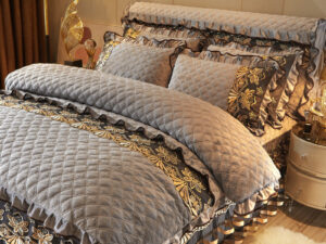 European Luxury Quilted Bed Skirt Winter Warm Thicken Velvet Bedspread King Good Hand Feeling Bed Set